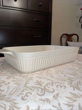 Mikasa Italian Countryside Ivory Stoneware 13” x 9” Casserole Dish, Like New